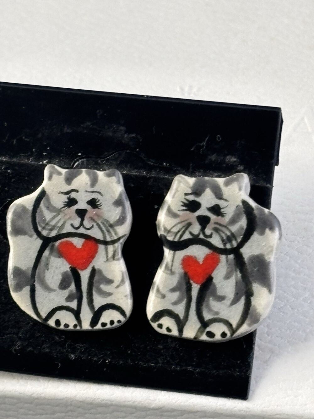 Vintage Hand Painted Gray & Red Cats Kitten Pierced Clay Earrings New In card